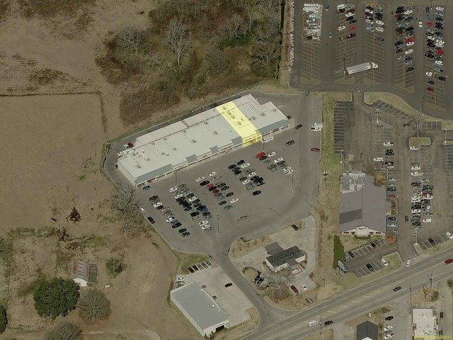 ZACHARY SHOPPING CENTER: 5647 Main St, Zachary, LA 70791